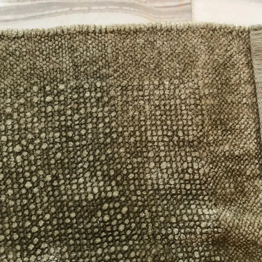 18.5”x31” chenille throw rug Taupe euc multiples